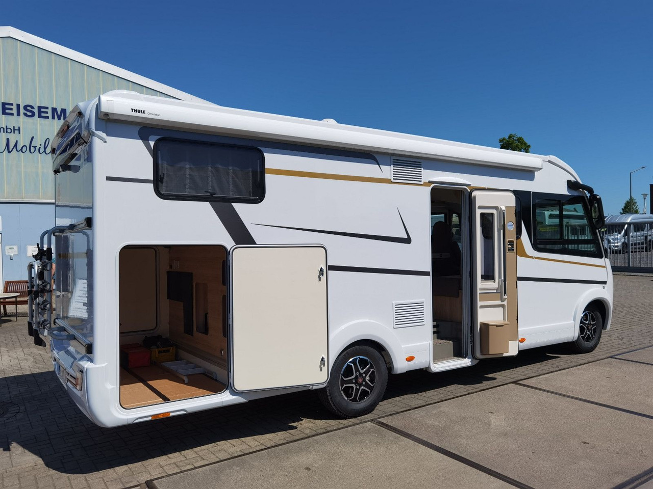 Integraal camper Eura Mobil INTEGRA LINE 720 EF / 180PS-9G 40H /EINZELBETTEN