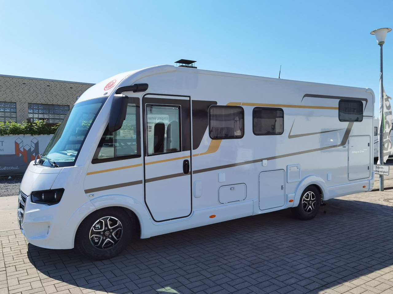 Integraal camper Eura Mobil INTEGRA LINE 720 EF / 180PS-9G 40H /EINZELBETTEN