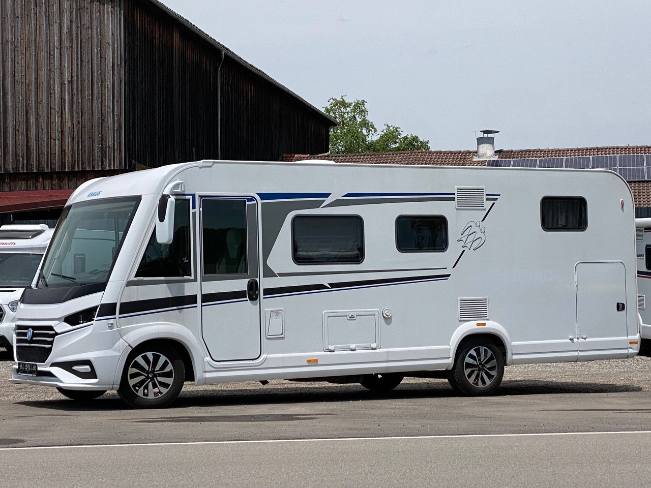 Integraal camper Knaus Live I 700 MEG,Automatik, Längsbetten