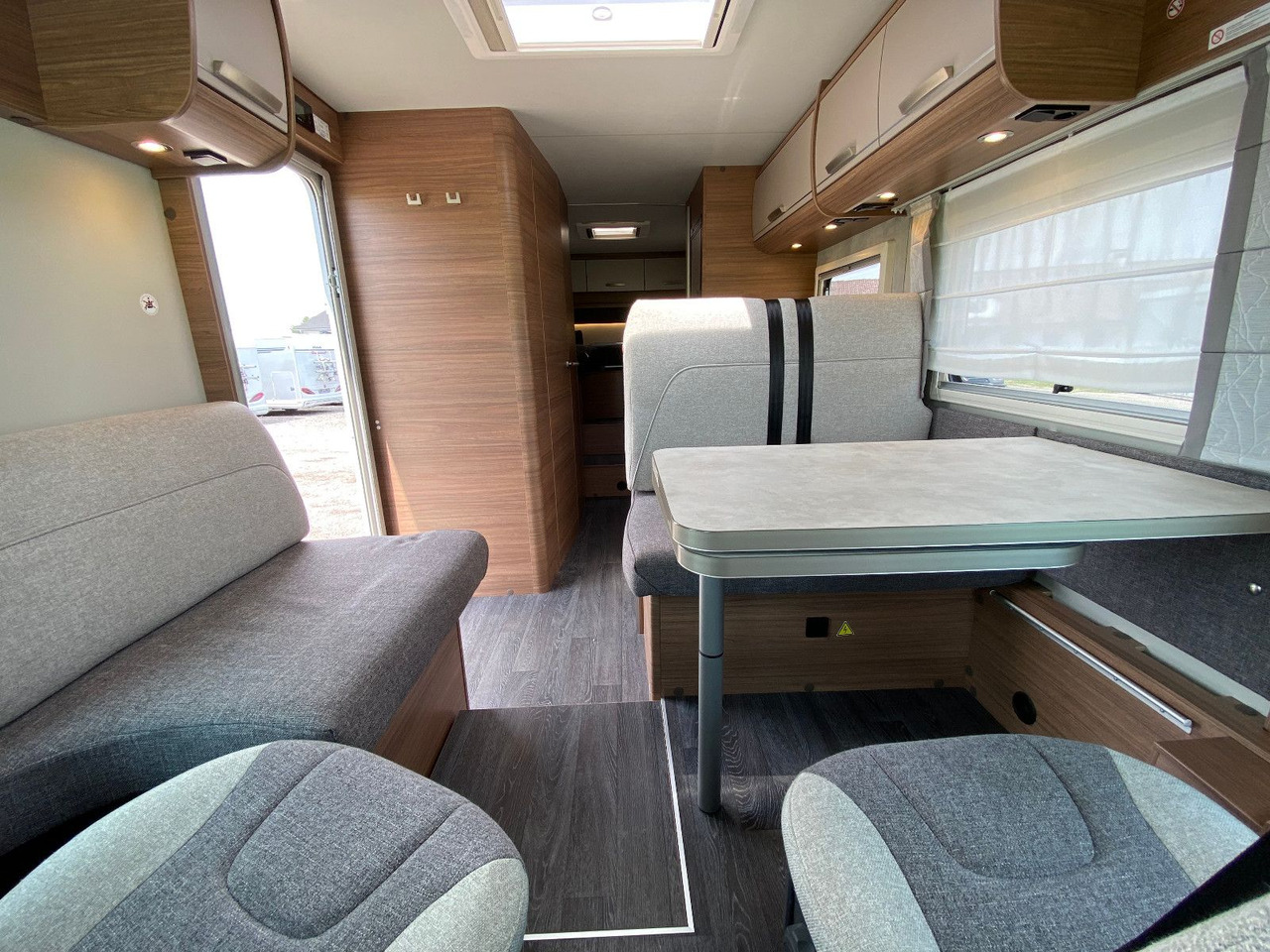 Integraal camper Knaus Live I 700 MEG,Automatik, Längsbetten