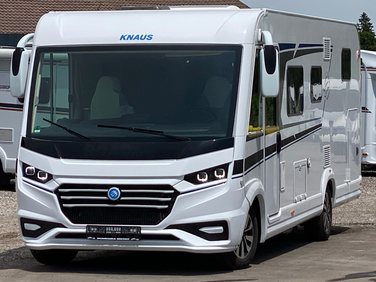 Integraal camper Knaus Live I 700 MEG,Automatik, Längsbetten