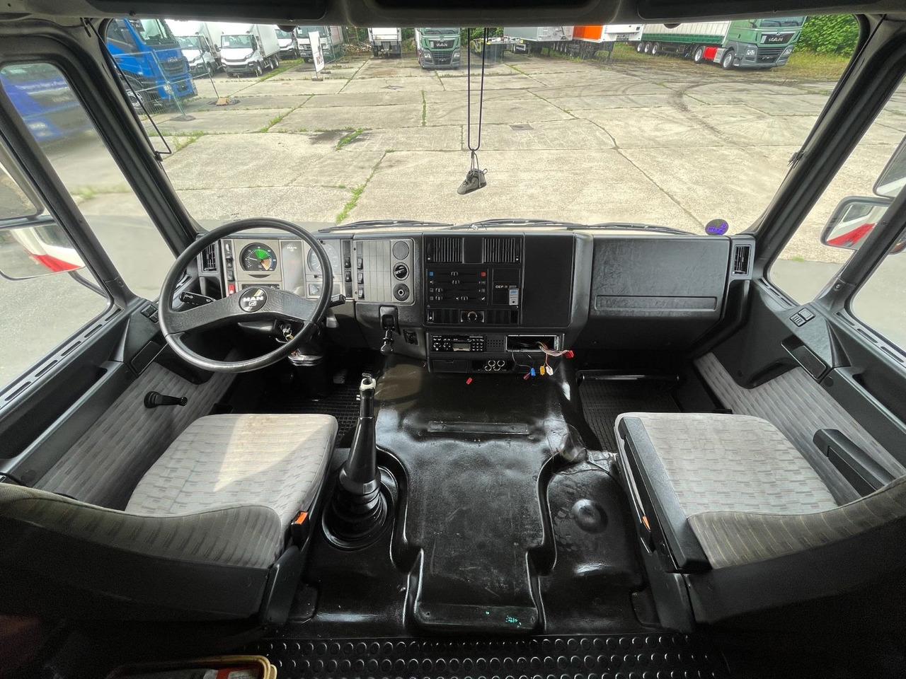 Camper MAN 18.264 M40 Wohnmobil/4xBett/AC/Standheizung/EU2