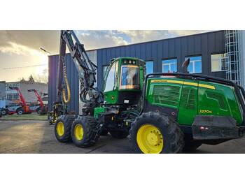 Harvester JOHN DEERE