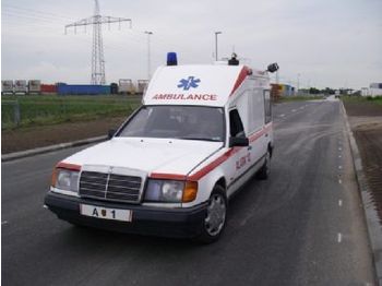 Mercedes-Benz 250 D/124 T - Ambulance