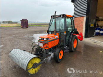  Traktor Kubota L2550 DT - Gemeentelijke tractor