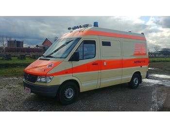 Ambulance MERCEDES-BENZ 312: afbeelding 1