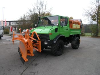 Gemeentelijke machine/ speciaal Mercedes-Benz Unimog 424B Schneeräum- / Winterdienstfahrzeug