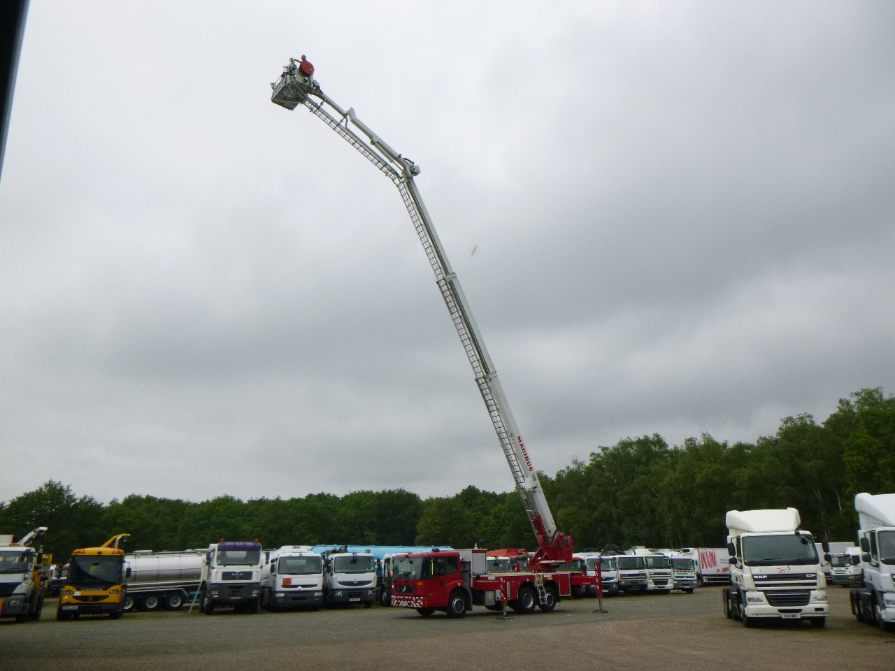 Brandweerwagen Mercedes Econic 6x2 RHD Magirus ALP325 fire truck: afbeelding 9