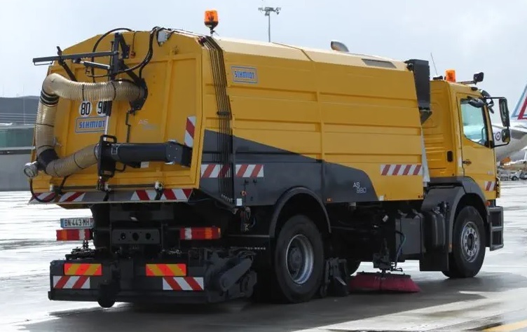 Veegwagen Runway Sweeper Schmidt AS990: afbeelding 2