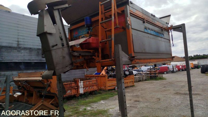 Gemeentelijke machine/ Speciaal Saleuse - Acometis