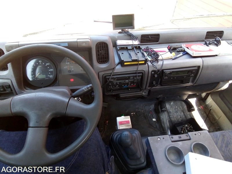 Vacuümwagen Hydrocureur Nissan cabstar année 2000  405300 kms