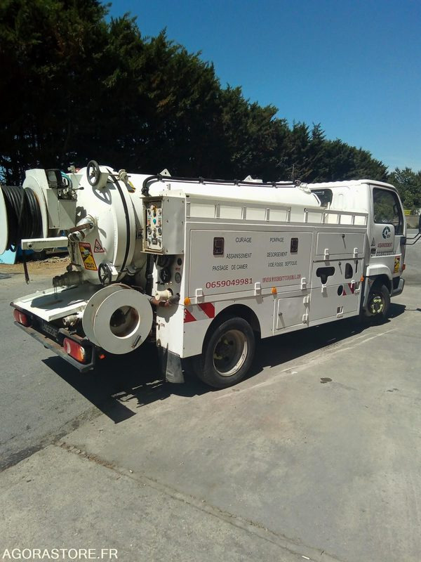 Vacuümwagen Hydrocureur Nissan cabstar année 2000  405300 kms