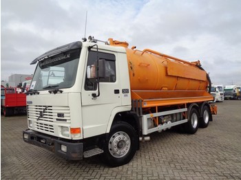 Vacuümwagen Volvo FL 10.320 + Manual + Dredger
