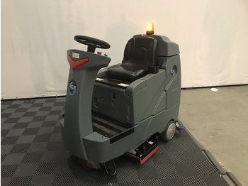 Veegmachine ICE RS32 Ride-On Auto