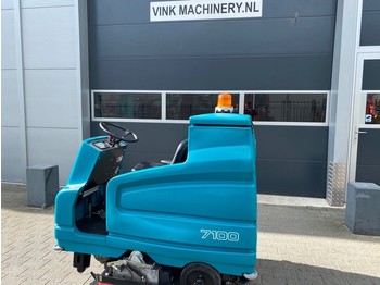 Veegmachine TENNANT 7100