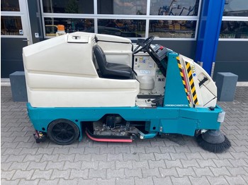 Veegmachine TENNANT 8300
