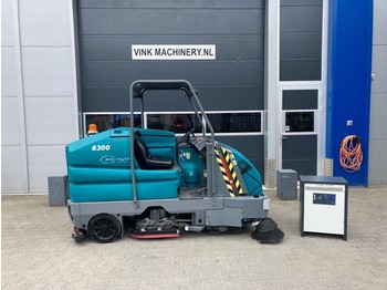 Veegmachine TENNANT 8300