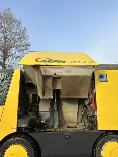 Veegwagen AEBI MATEC MFH 2500 Kehrmaschine Klima 3 Besen