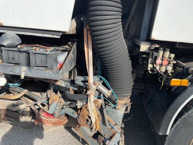 Veegwagen Mercedes Axor 1829