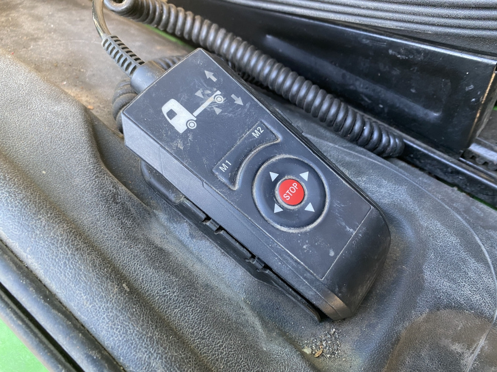 Veegwagen Mercedes-Benz 1323 LKO Atego