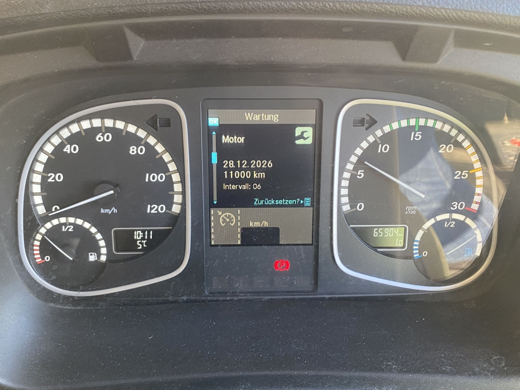 Veegwagen Mercedes-Benz 1323 LKO Atego