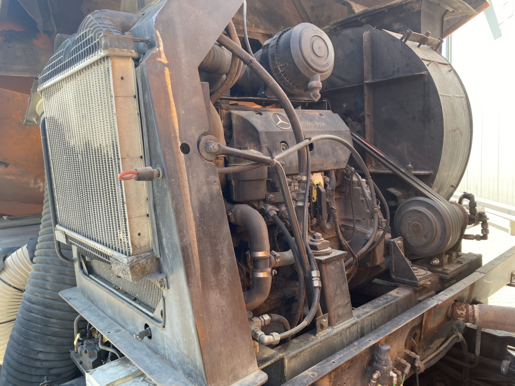 Veegwagen Mercedes-Benz 1523 L