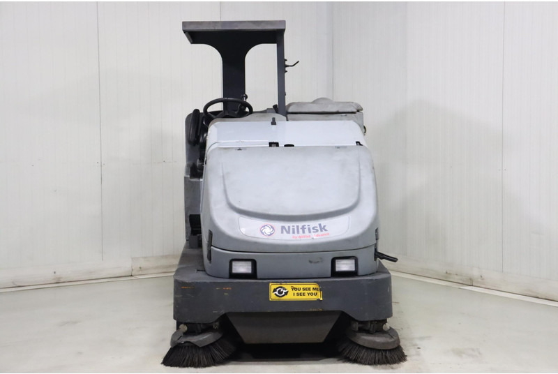 Veegwagen Nilfisk CR1200