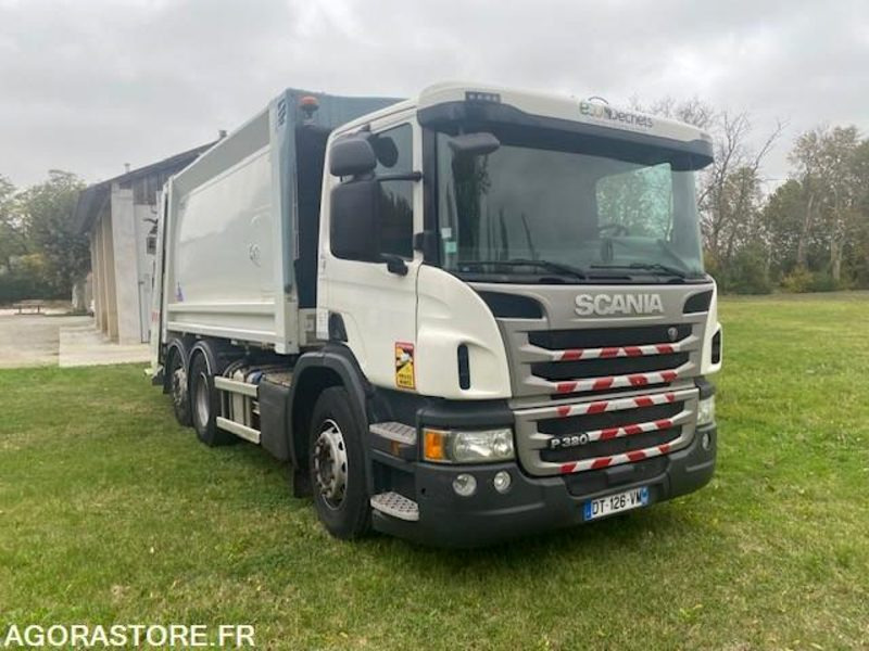 Vuilniswagen BOM SCANIA P 380