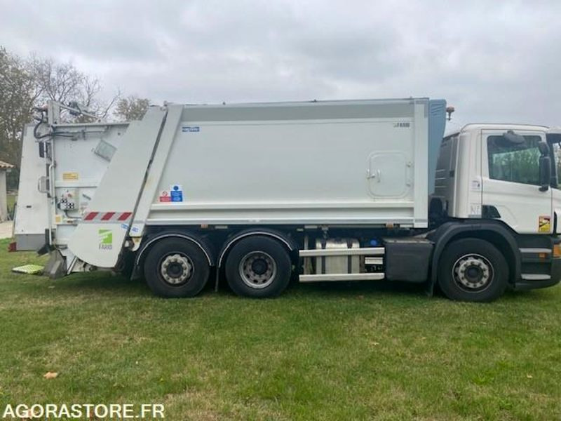 Vuilniswagen BOM SCANIA P 380