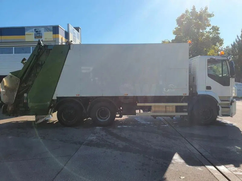 Vuilniswagen Iveco 260S 42 WAAGE 5 m³ Zöller Medium XXL 24 Umleerer