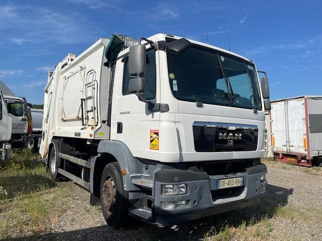 Vuilniswagen MAN TGM 18.250