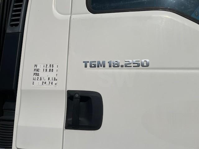 Vuilniswagen MAN TGM 18.250