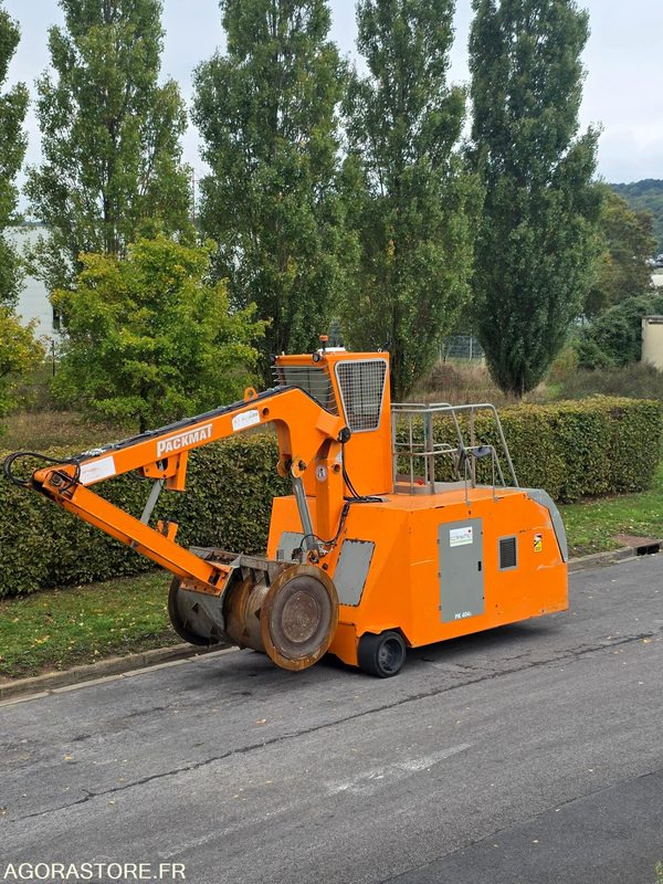 Gemeentelijke machine/ Speciaal compacteur à déchets
