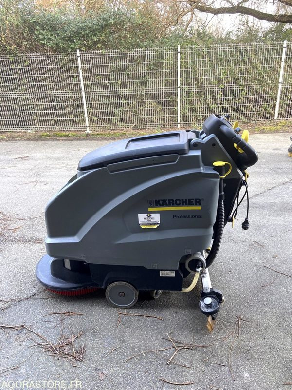 Schrobmachine AUTOLAVEUSE AUTOTRACTEE KARCHER - 2019