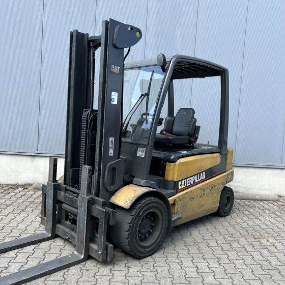 Caterpillar EP50 - Heftruck: afbeelding 1