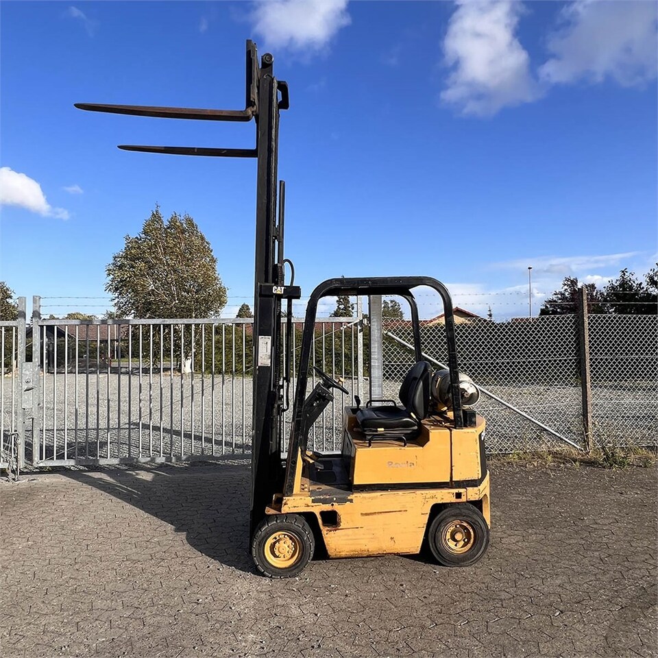Caterpillar V30D - Heftruck: afbeelding 1