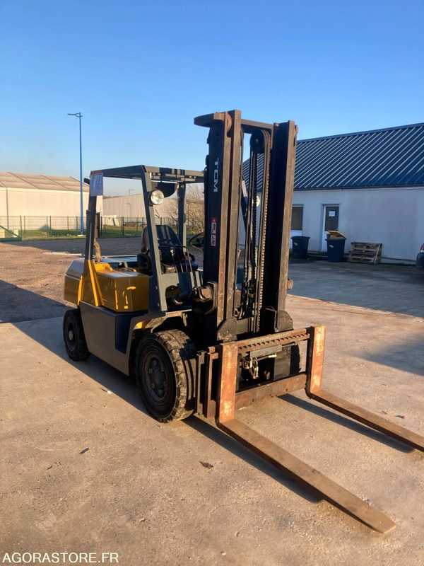 Diesel heftruck CHARIOT ELEVATEUR TCM DIESEL 4T ANNEE 1998