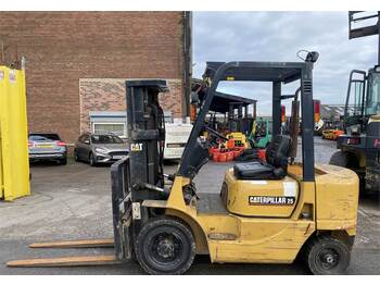 Diesel heftruck Caterpillar DP25K