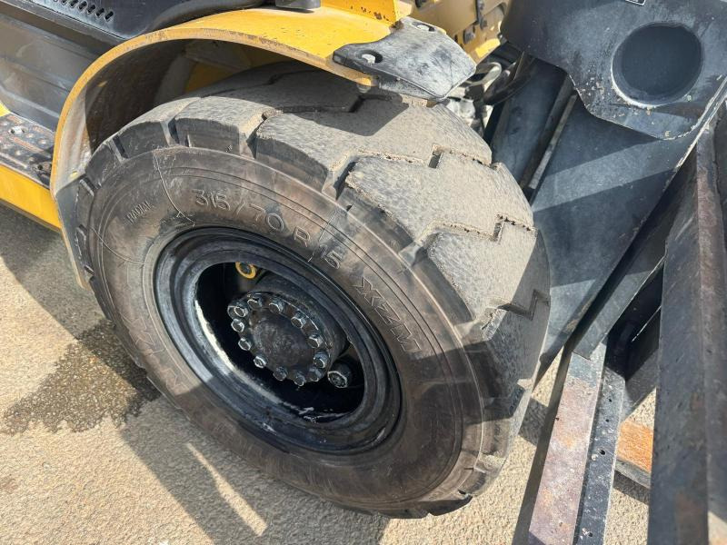 Diesel heftruck Caterpillar DP45NT