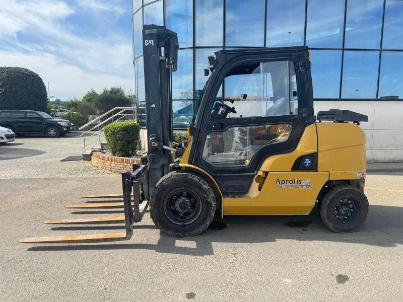 Diesel heftruck Caterpillar DP45NT