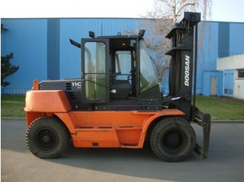 DOOSAN D110S-5 - Diesel heftruck