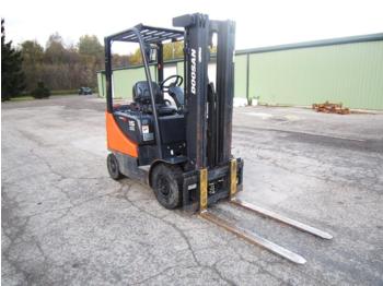 DOOSAN D15S-5 - Diesel heftruck