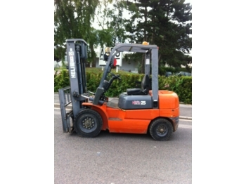 Heli CPCD25 2500 - diesel heftruck
