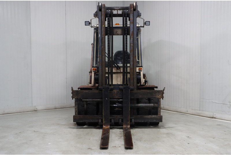 Diesel heftruck Nissan VF05H70U