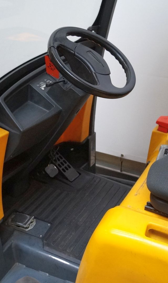 Elektrische trekker Jungheinrich EZS570