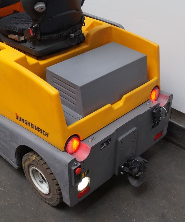 Elektrische trekker Jungheinrich EZS570