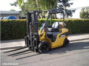Caterpillar GP20N - heftruck