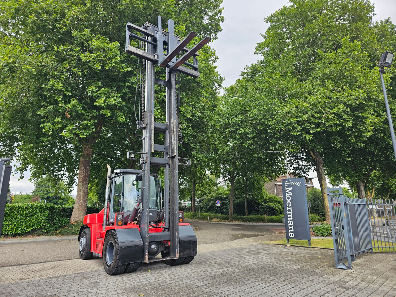 Heftruck Kalmar DCG 120-6 Diesel