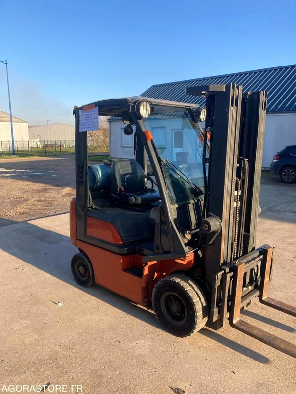 LPG heftruck CHARIOT ELEVATEUR NISSAN GAZ PD01A15PQ ANNEE 2001 1T500