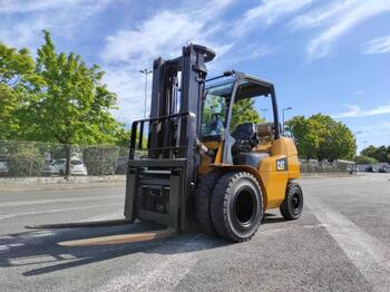 Lpg heftruck Caterpillar GP40N